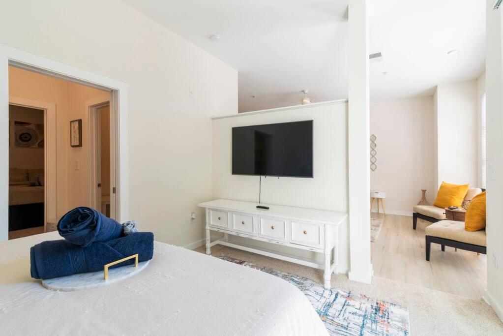 Stylish 2-bedroom In With Free Parking Charlotte