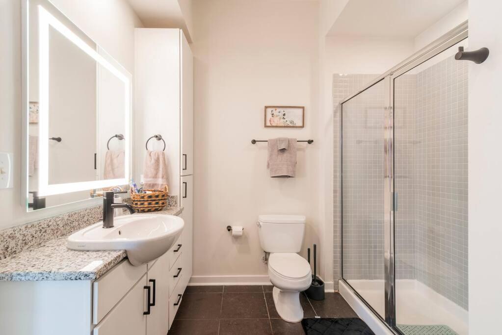 Apartment Stylish 2-bedroom In With Free Parking *